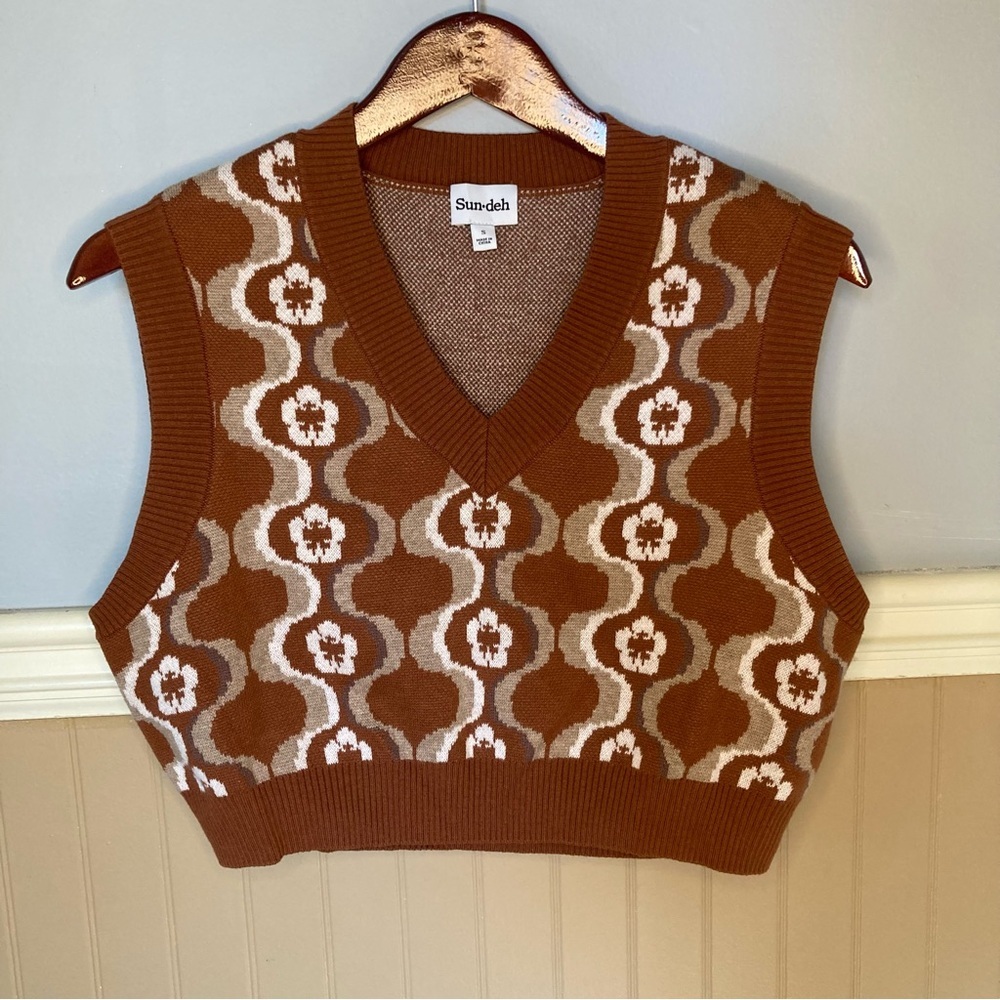 ARITZIA Sunday Best Sun•deh Floral Sweater Vest - Orange/Brown/Cream - Small